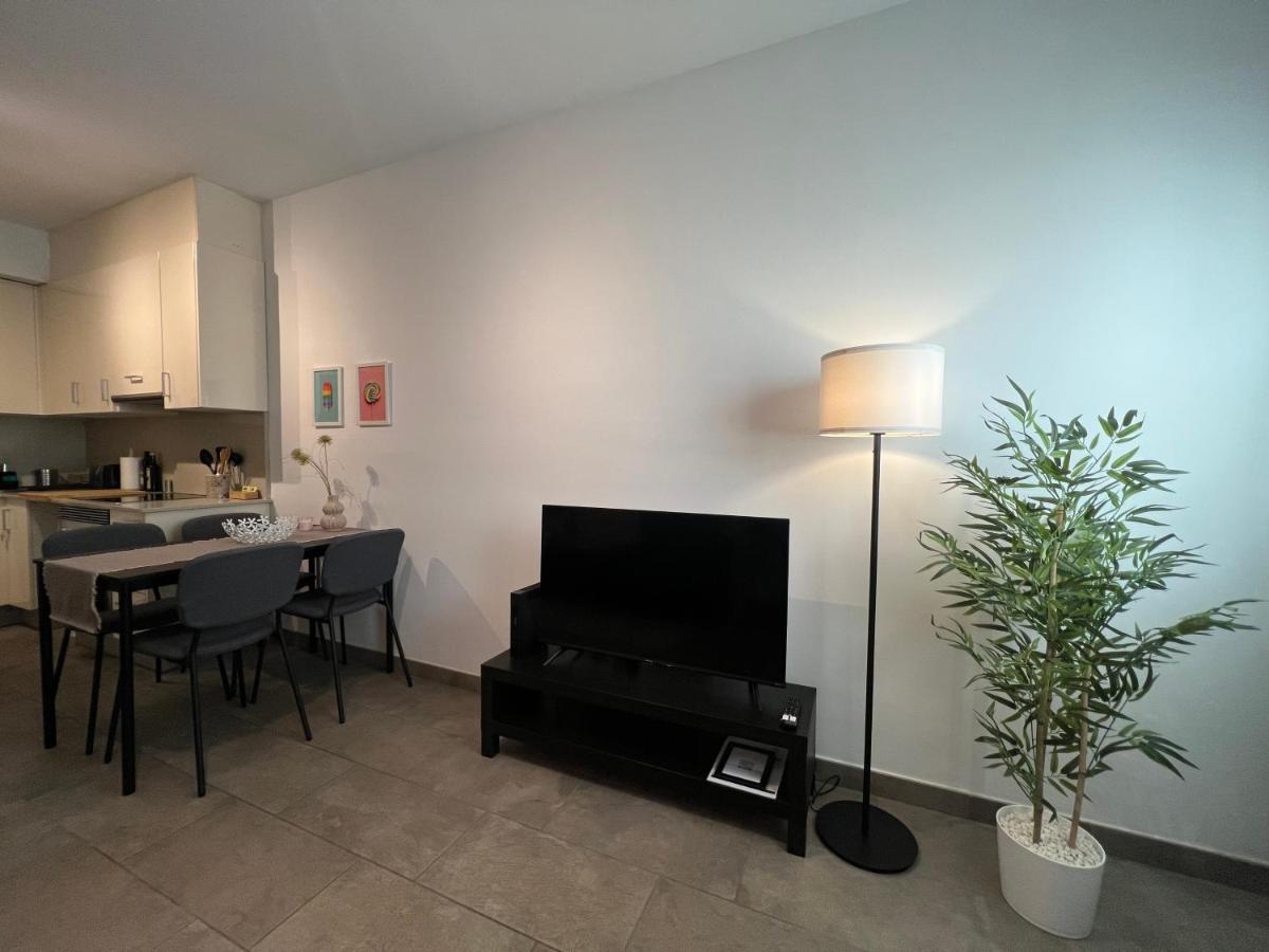 Cozy Apartment Well-Located In Terrassa, Barcelona Экстерьер фото